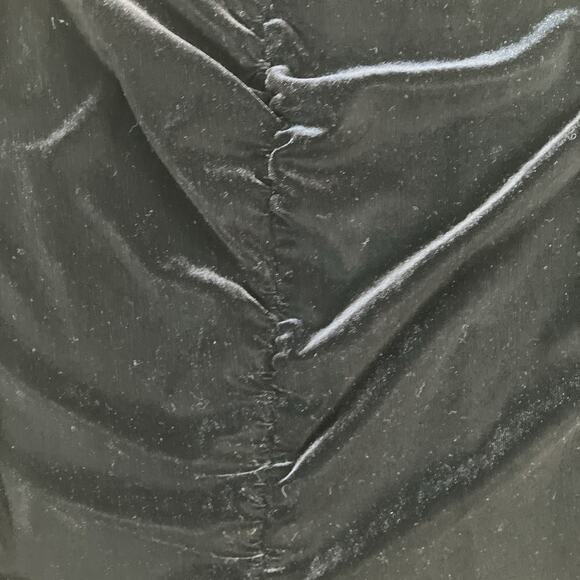 Black Velvet Long Sleeve Blouse Witchy Goth Vampire Whimsy V-Neck Pleated Medium - Picture 5 of 9